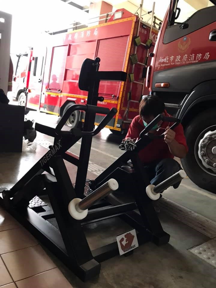 分動式坐姿划船訓練機(台灣製造)