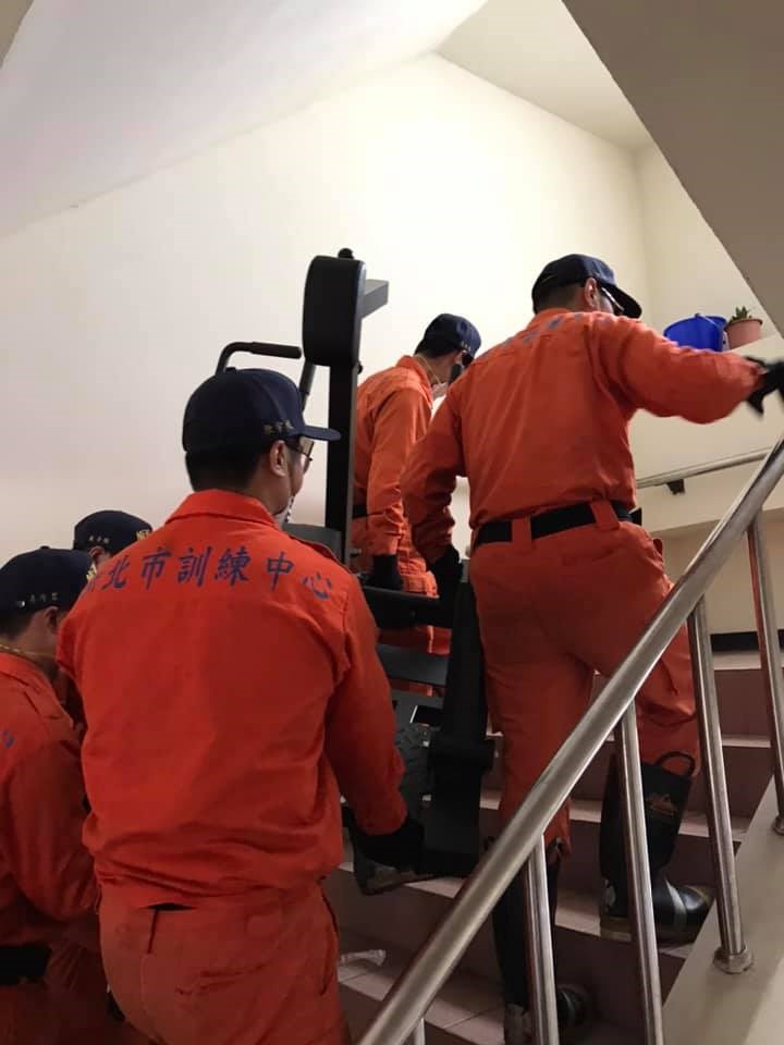 分動式坐姿划船訓練機(台灣製造)